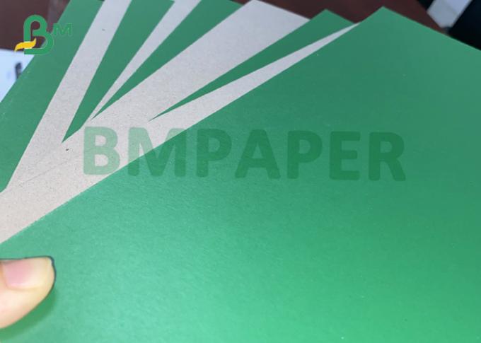 Cartón laqueado verde